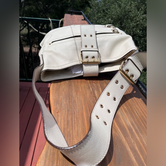 EUC Marc Jacobs Leather Shoulder Bag - Picture 9 of 17